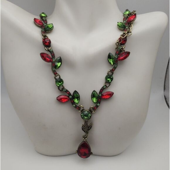 Bridgerton‎ Regency Cherry emerald vine glass necklace - Picture 1 of 3